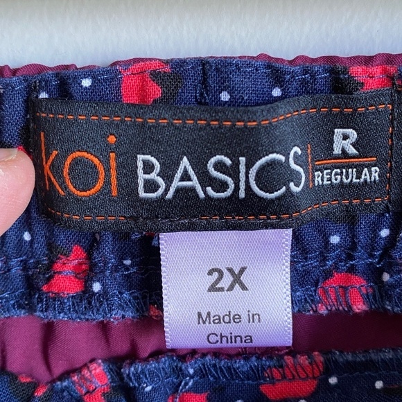 Koi Basics Women's Wine Cargo Scrub‎ Pants Size 2X Regular - Picture 2 of 15